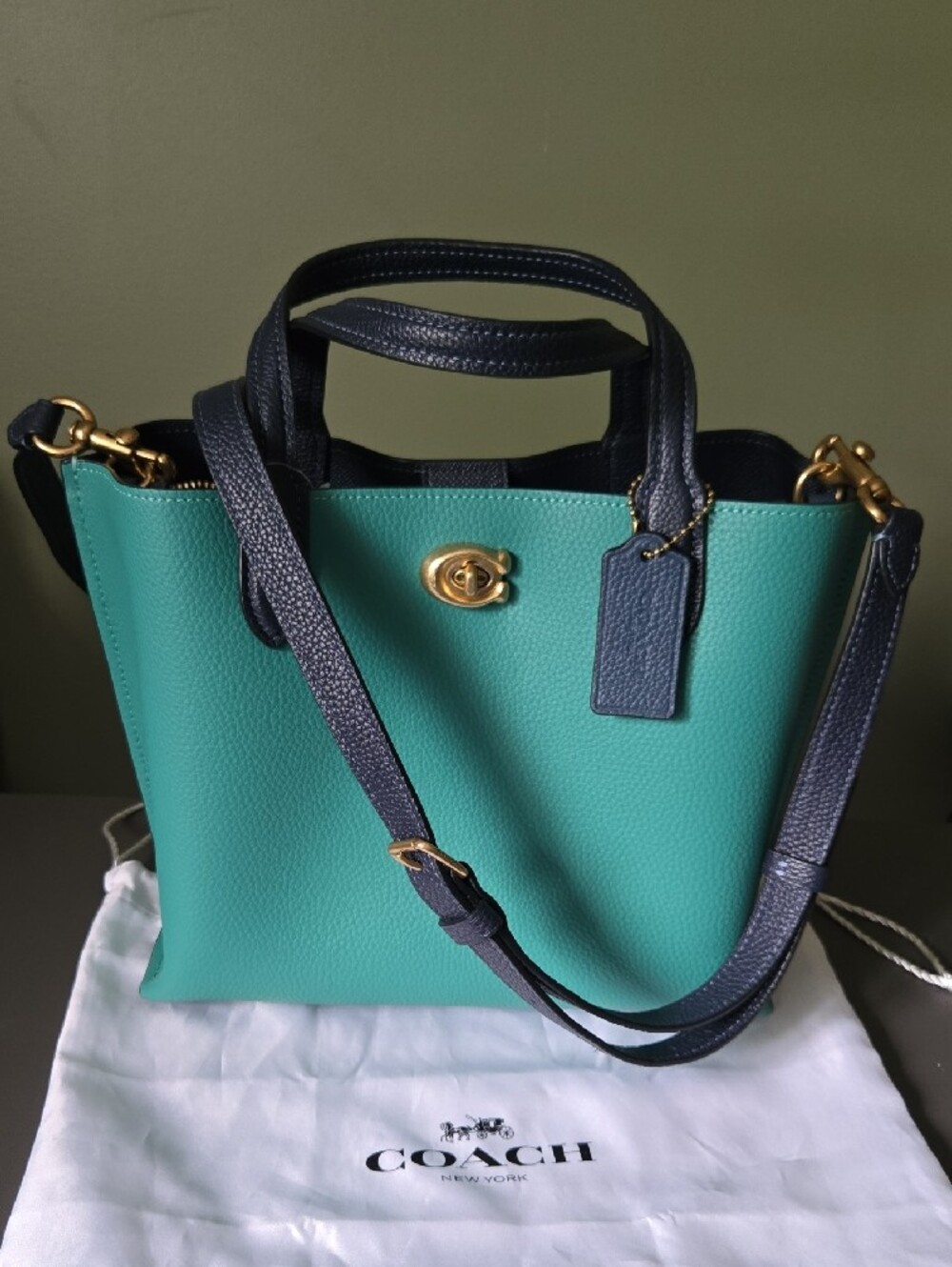 Coach Willow Tote 24 Crossbody Bright Green Leather Navy Blue